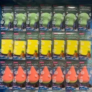 Lot of Wet n Wild x SpongeBob beauty blenders